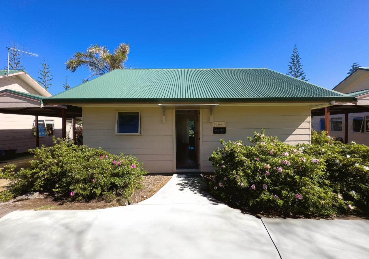 Poinciana Cottages Burnt Pine Exteriér fotografie