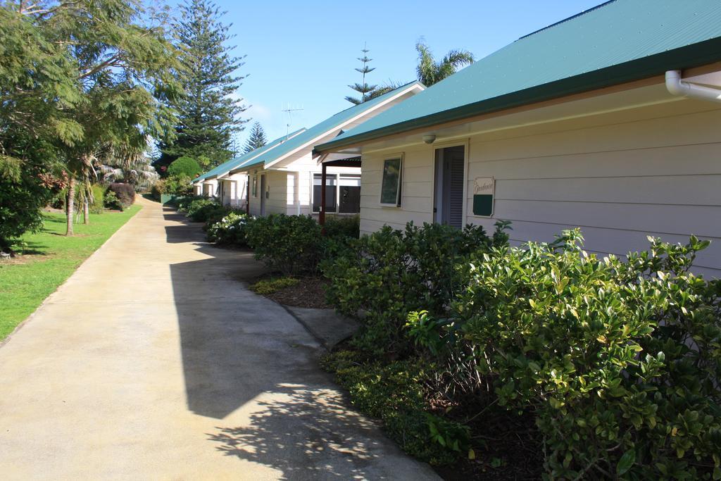 Poinciana Cottages Burnt Pine Exteriér fotografie