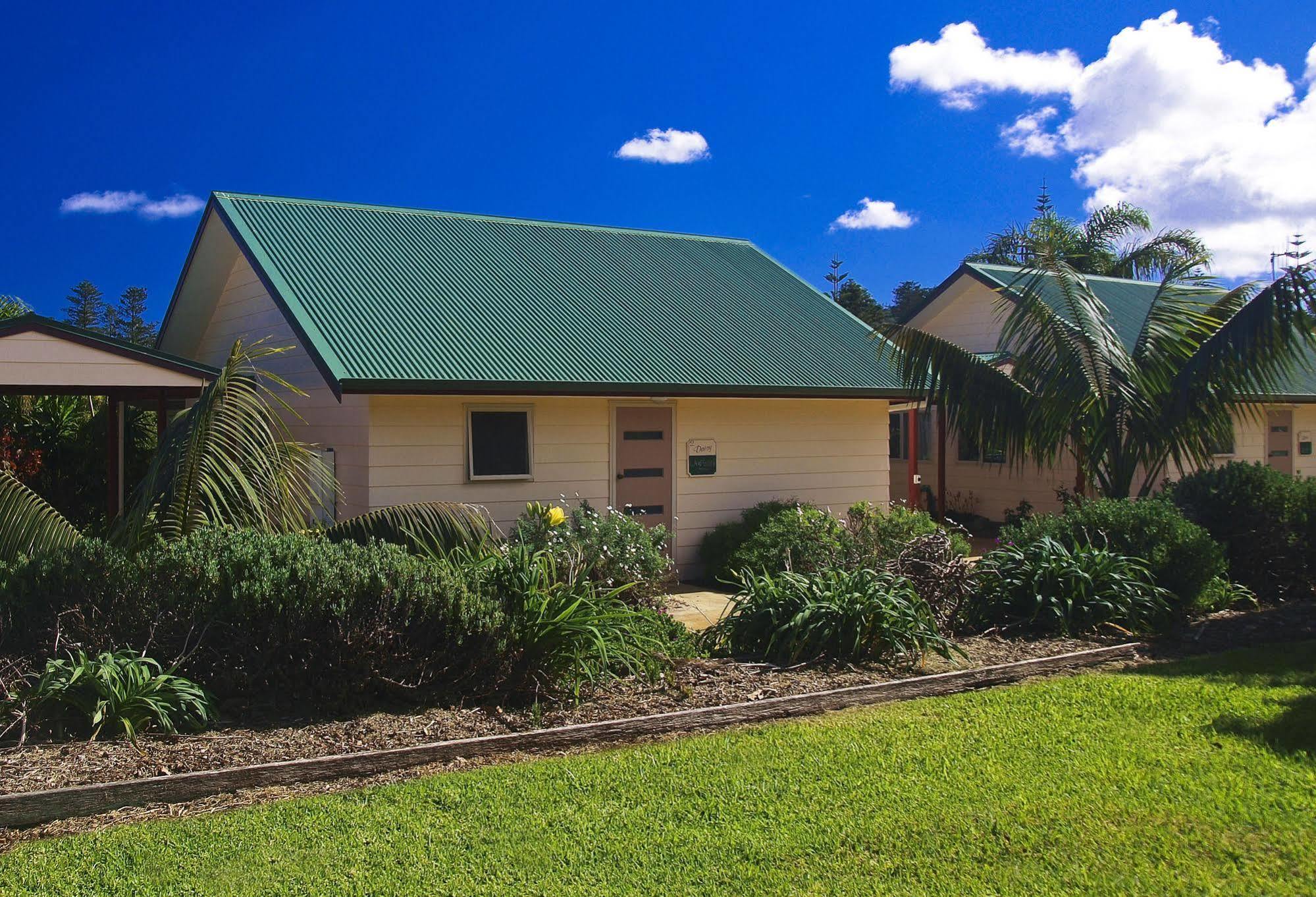 Poinciana Cottages Burnt Pine Exteriér fotografie