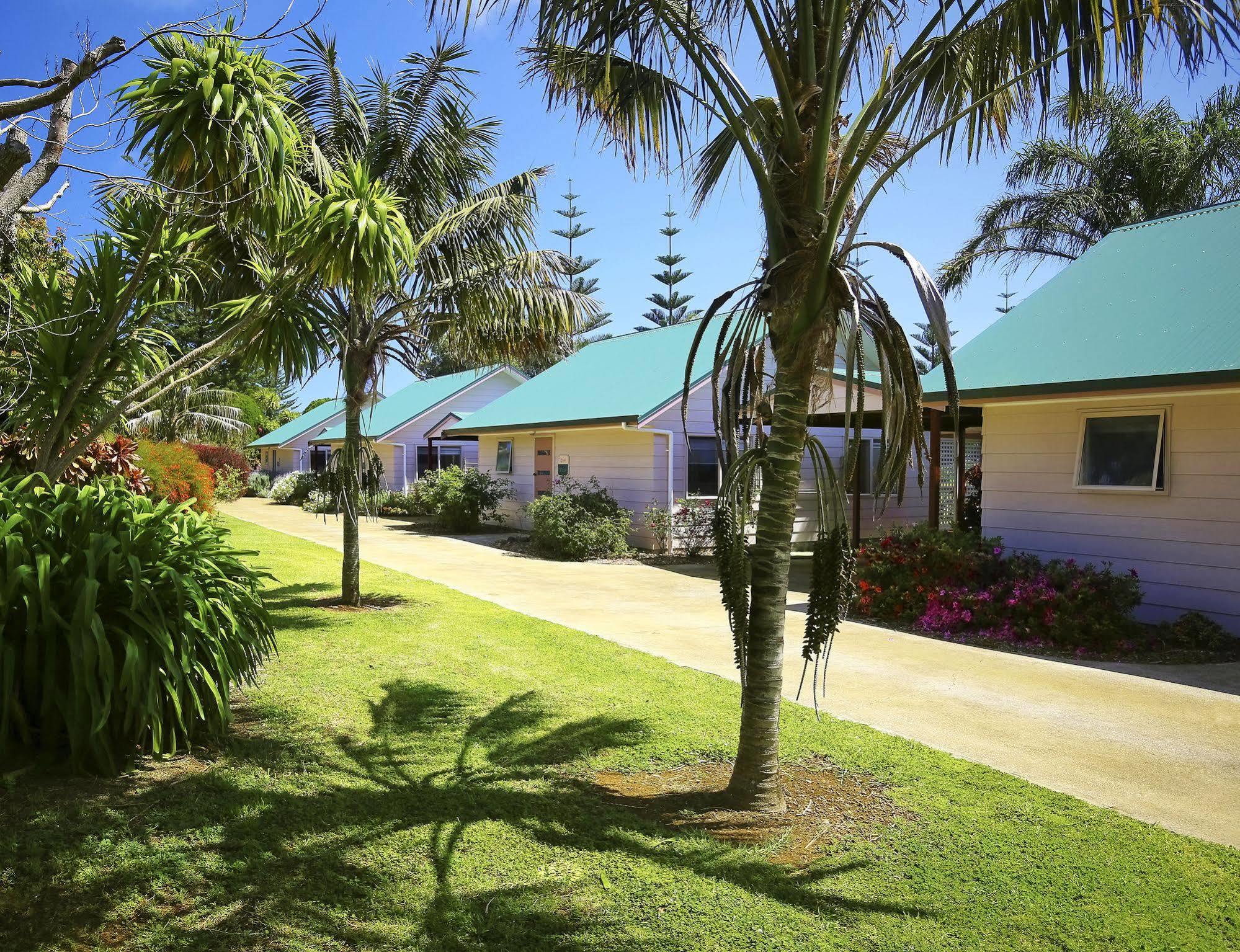 Poinciana Cottages Burnt Pine Exteriér fotografie